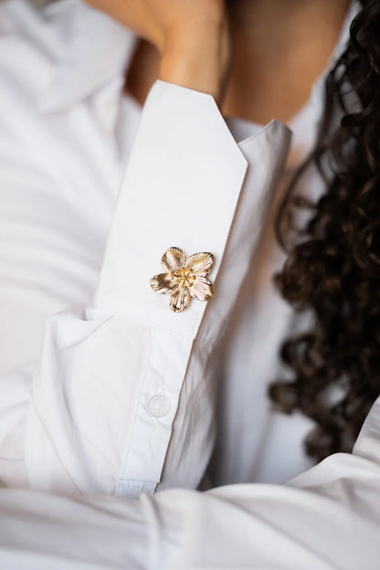 🌸 Rhinestone Flower Button Covers – Elegant Floral Cufflink Clips for Men & Women