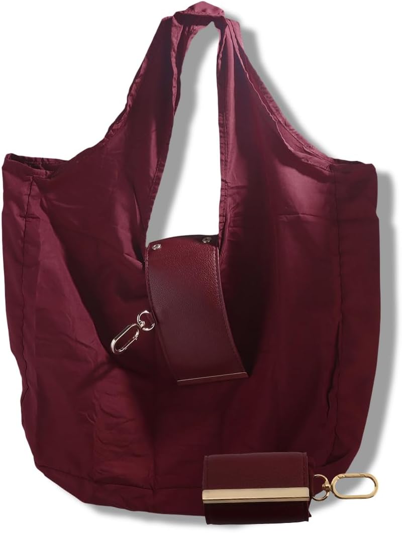 🛍️ Foldable Tote Bag Keychain – Compact, foldable, and easy to carry. Clip it to your keys, bag, or belt and unfold it whenever you need extra storage.